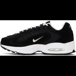 Nike black & white Air Max Triax LE sneakers